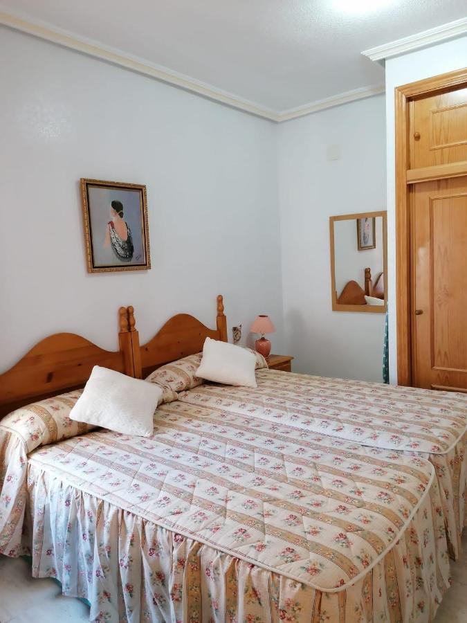 Gemuetliche Ferienwohnung In Torrevieja Ca100M Vom Strand Playa Del Cura Entfernt Exterior foto