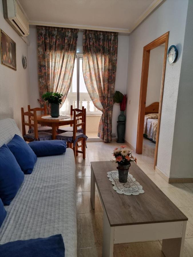Gemuetliche Ferienwohnung In Torrevieja Ca100M Vom Strand Playa Del Cura Entfernt Exterior foto